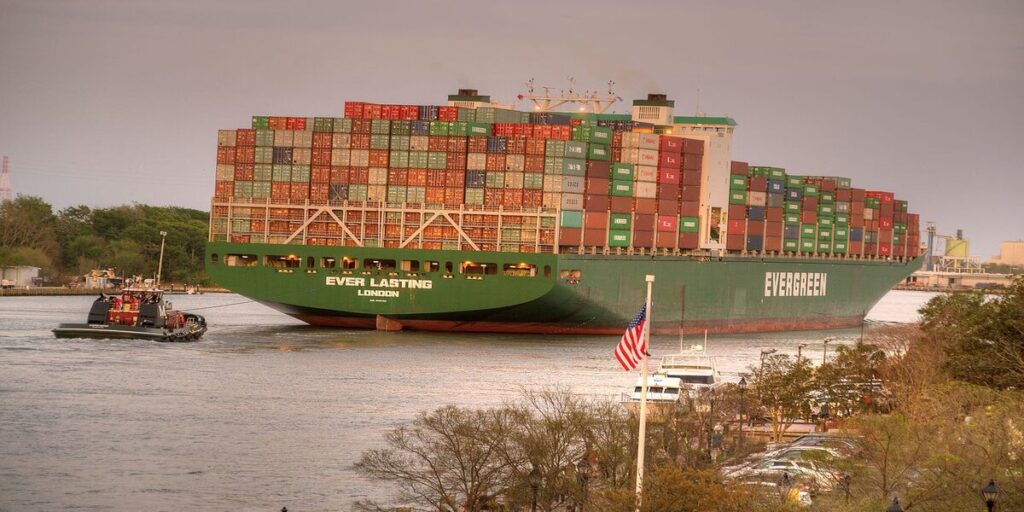 A photo showing the container ship 'Ever Lasting' on the Savannah River